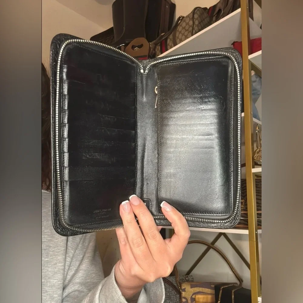 SAINT LAURENT leather croc embossed long zipper black wallet - Picture 6 of 8